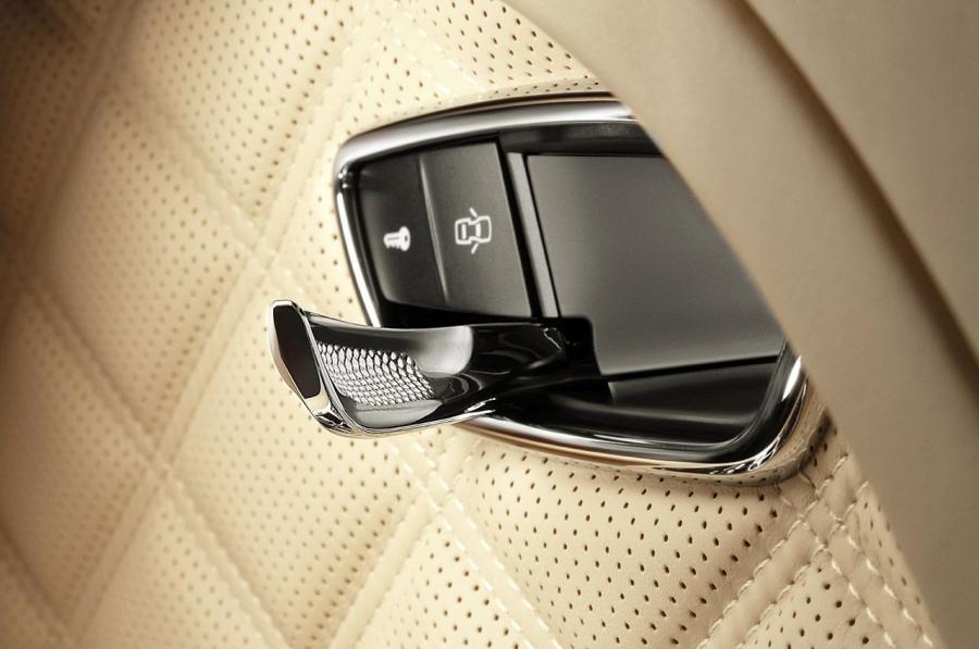  Bentley Mulsanne Mulliner Driving Specification 2013 года  (фото 13 из 18)